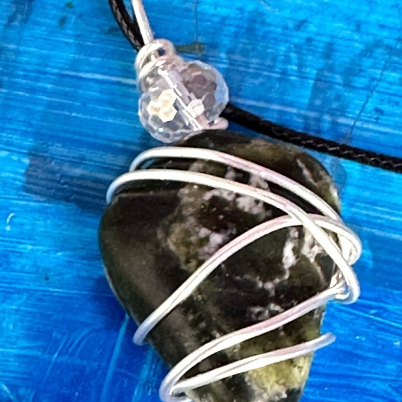Pendant Necklace Serpentine, Healerite Gemstone Wire Wrapped 16-18’ Chain 5518 G - Picture 3 of 12